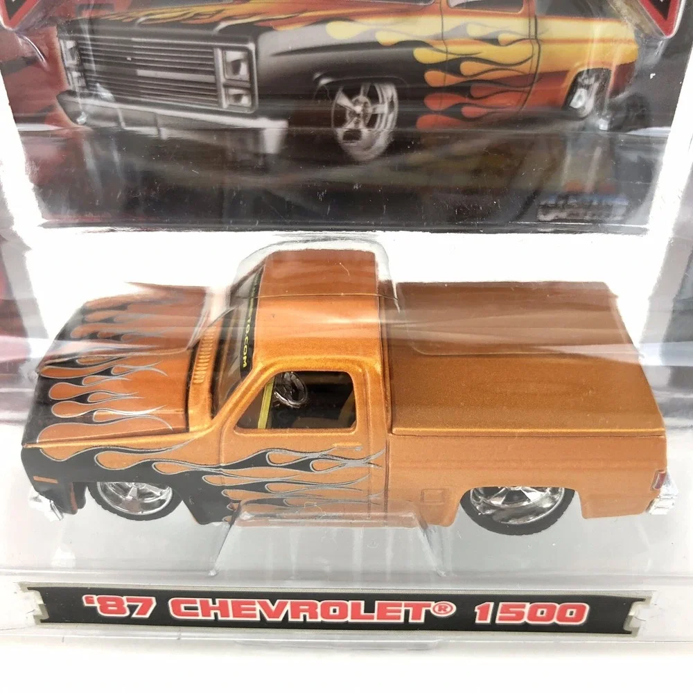 Maisto G Ridez 1987 87 Chevrolet 1500 Chevy Pick Up Truck Orange Die Cast 1/64